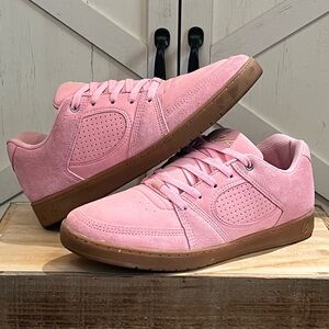éS Accel Slim Suede Skate Shoe in the "Pink & Gum" Mens 9 Women’s 10.5